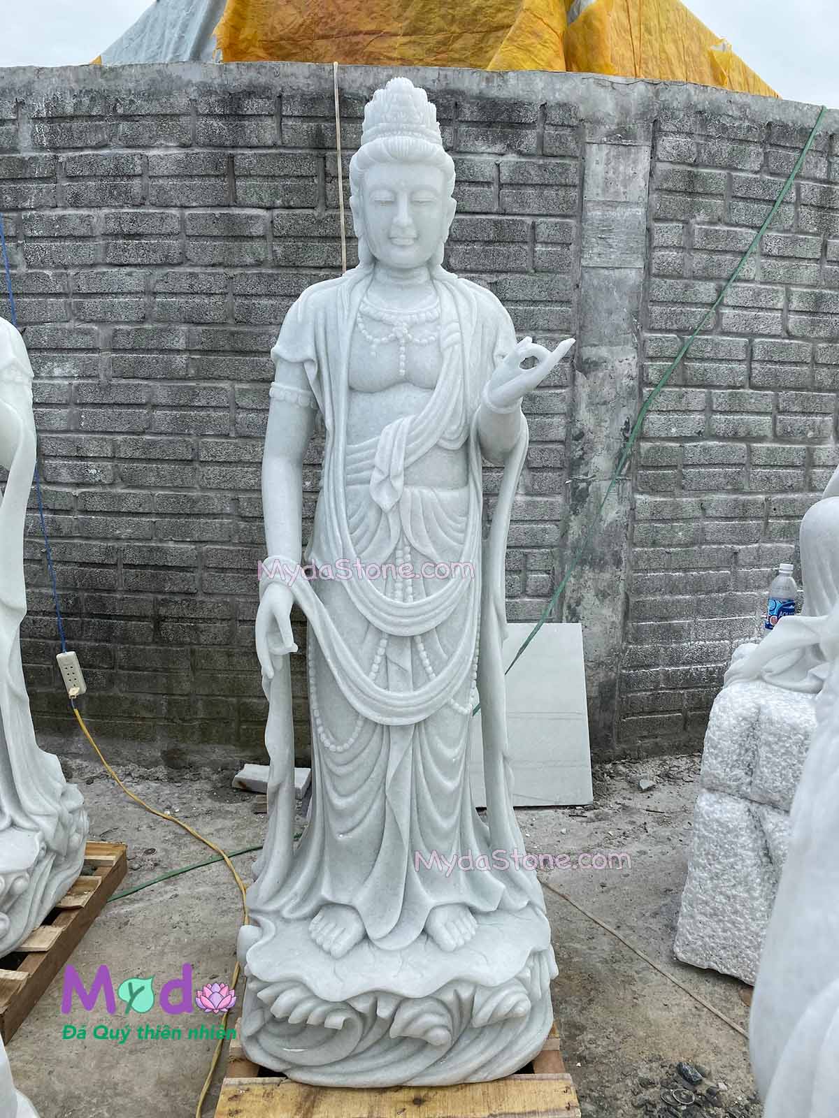 Tượng Phật Quan Âm hoá thân đá Cẩm Thạch Trắng Xanh