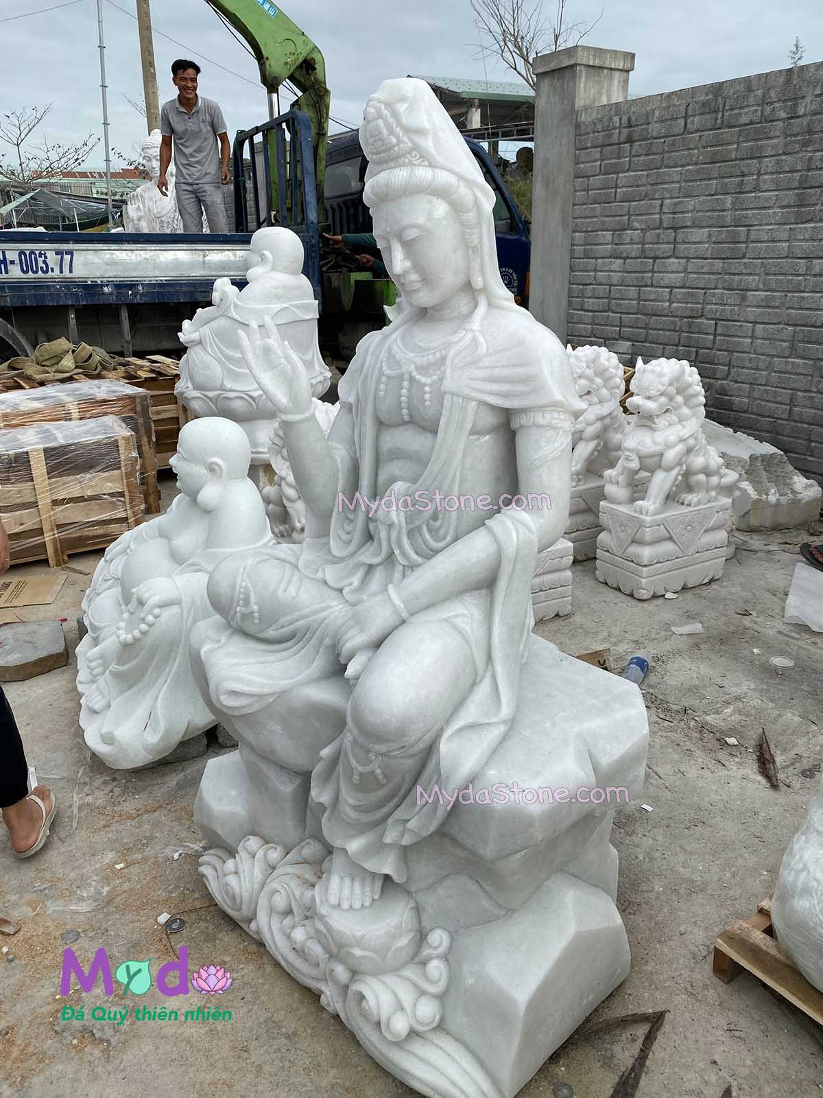 Tượng Phật Quan Âm hoá thân đá Cẩm Thạch Trắng Xanh