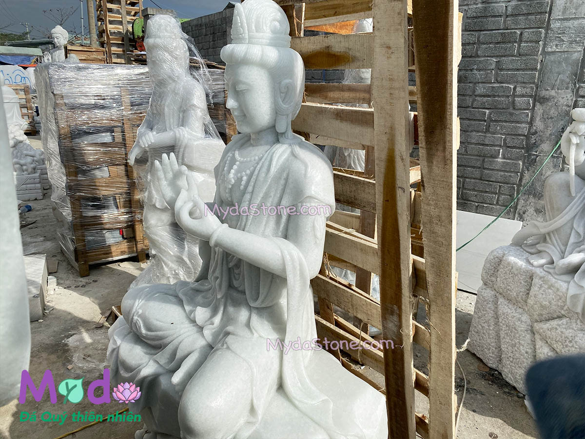 Tượng Phật Quan Âm hoá thân đá Cẩm Thạch Trắng Xanh