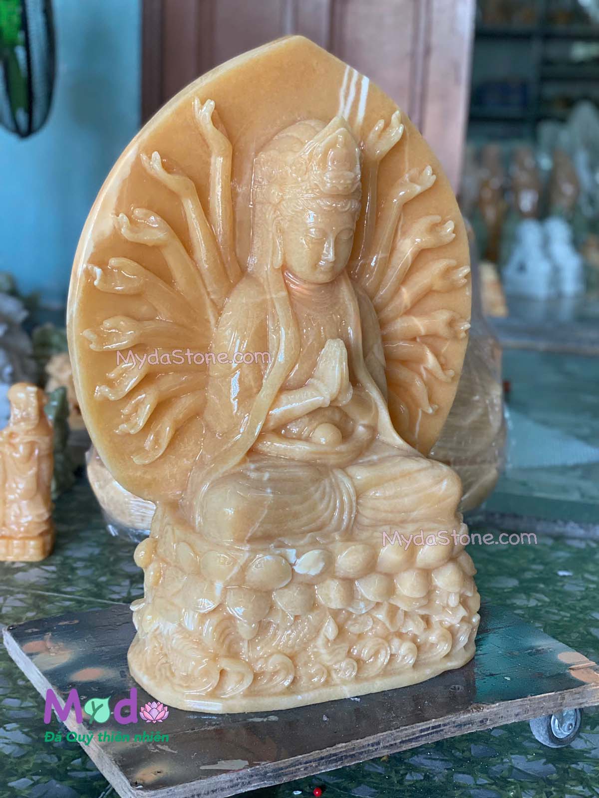 Tượng Phật Quan Âm nghìn tay nghìn mắt đá Ngọc Hoàng Long