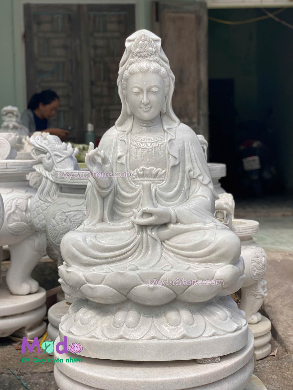 Tượng Phật Quan Âm ngồi đài sen đá Cẩm Thạch Trắng