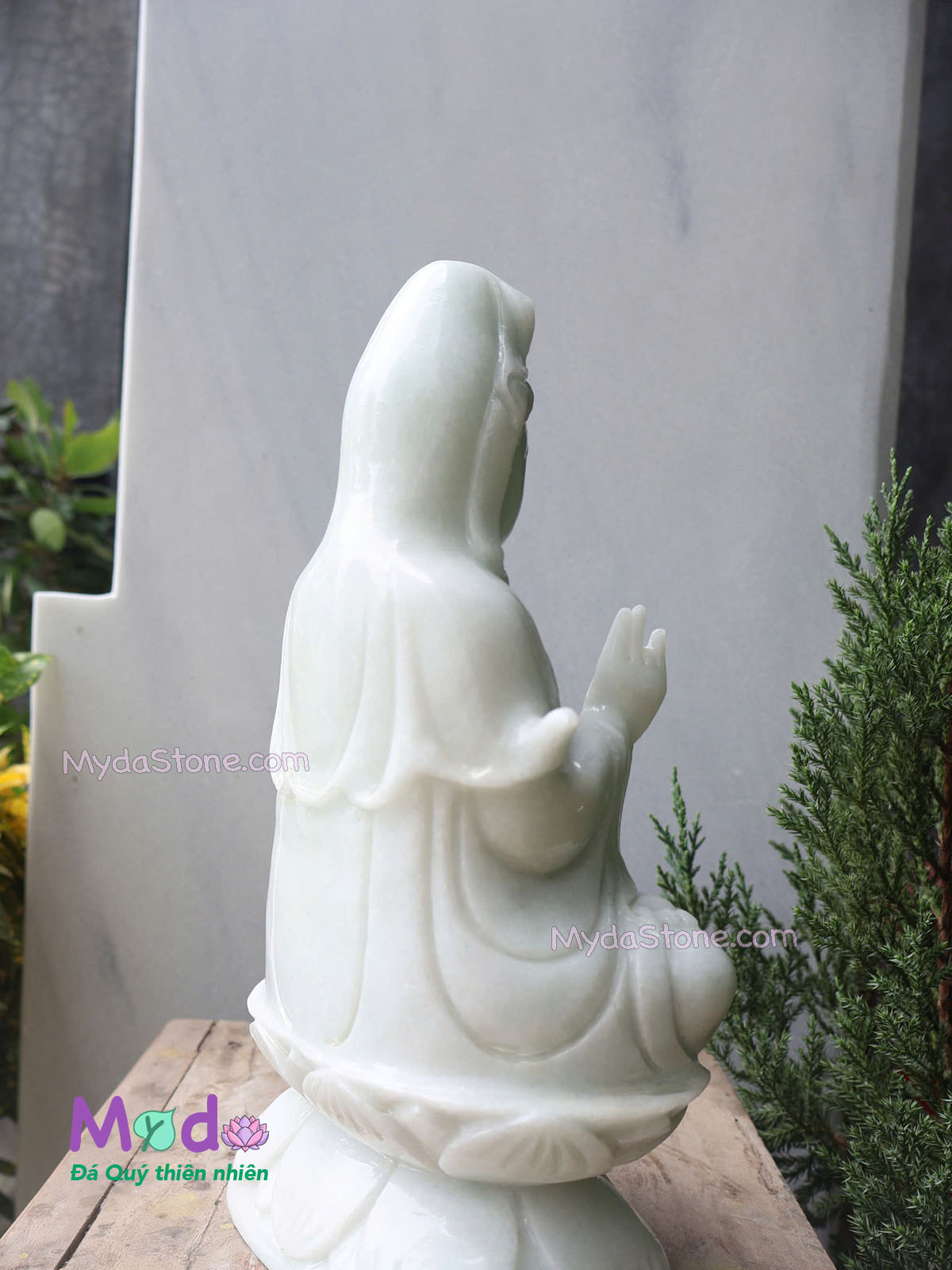 Tượng Phật Quan Âm ngồi đài sen đá Cẩm Thạch Trắng Xanh