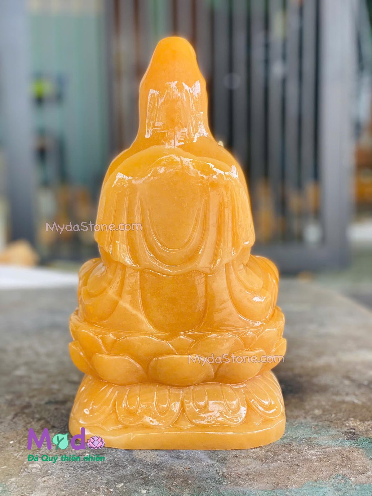 Tượng Phật Quan Âm ngồi đài sen đá Ngọc Hoàng Long