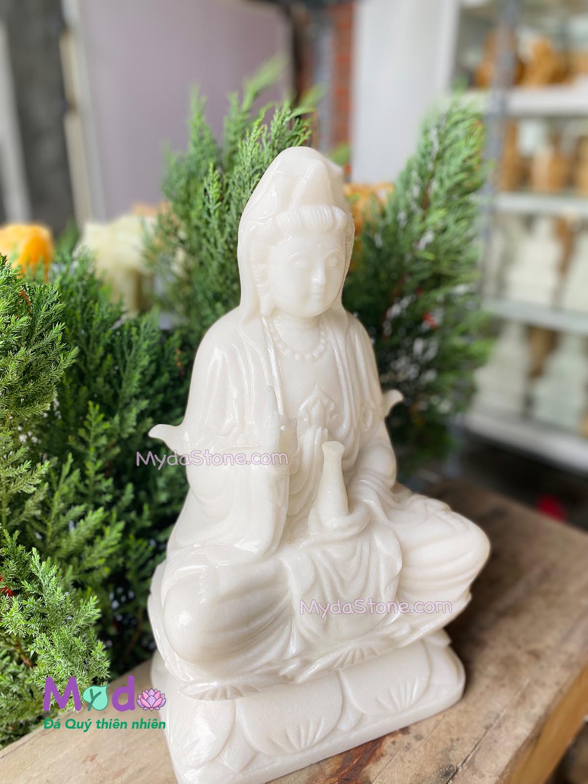 Tượng Phật Quan Âm ngồi đài sen bằng đá Cẩm Thạch Trắng