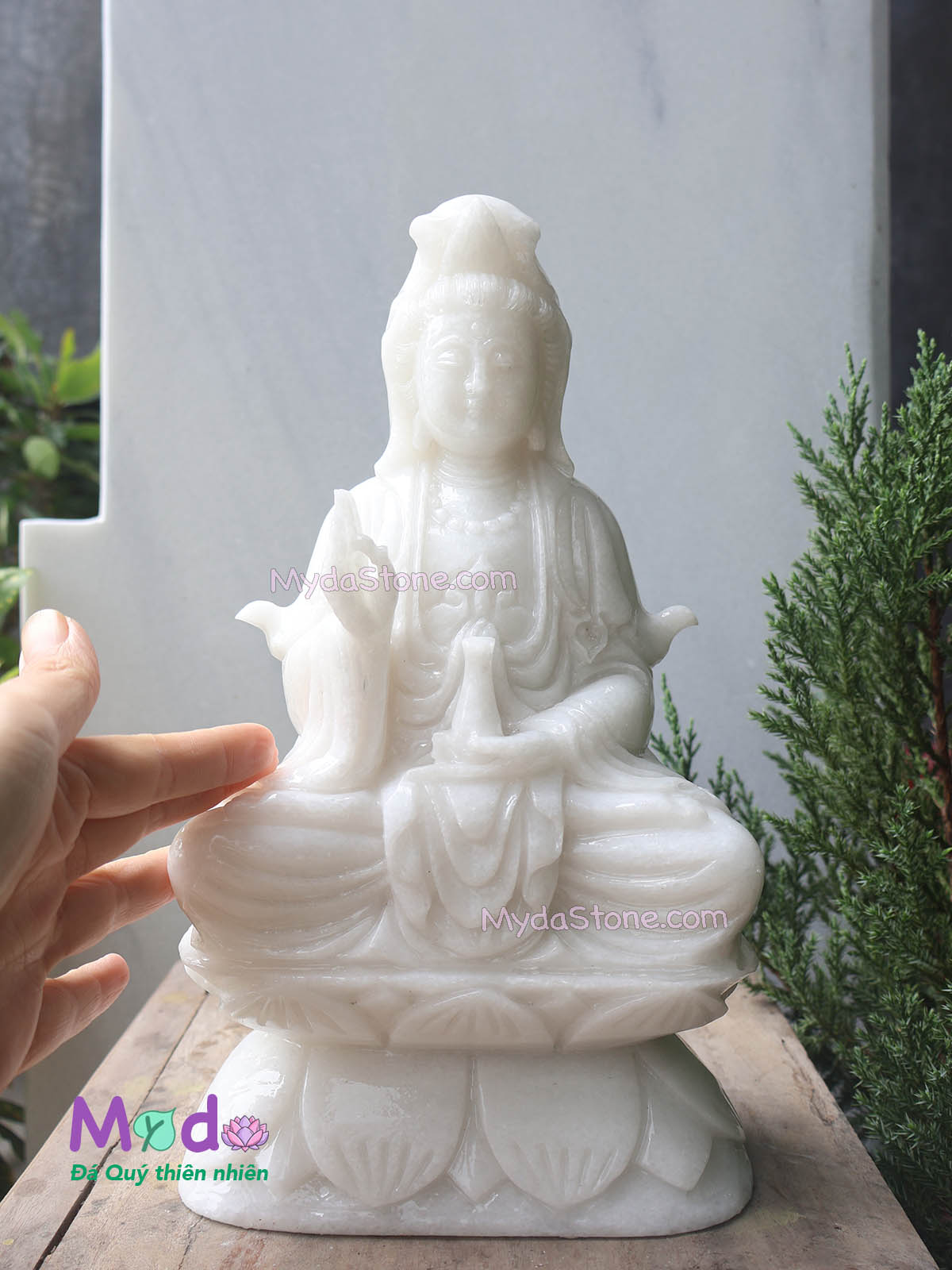Tượng Phật Quan Âm ngồi đài sen bằng đá Cẩm Thạch Trắng