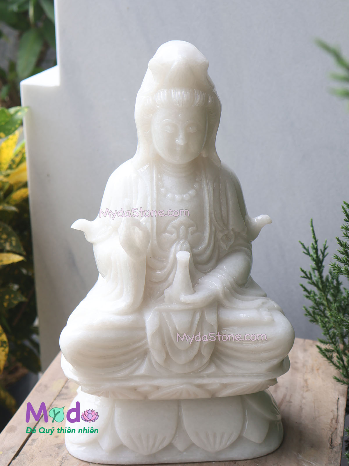 Tượng Phật Quan Âm ngồi đài sen bằng đá Cẩm Thạch Trắng