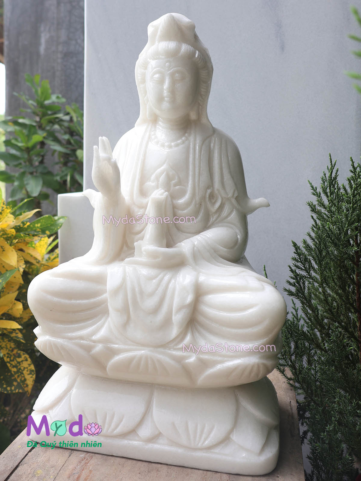 Tượng Phật Quan Âm ngồi đài sen bằng đá Cẩm Thạch Trắng