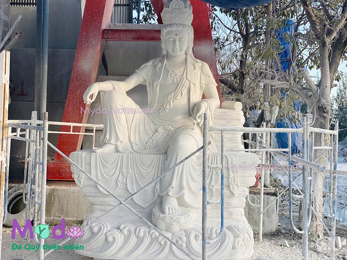 Tượng Phạt Quan Âm tự tại đá Cẩm Thạch Trắng