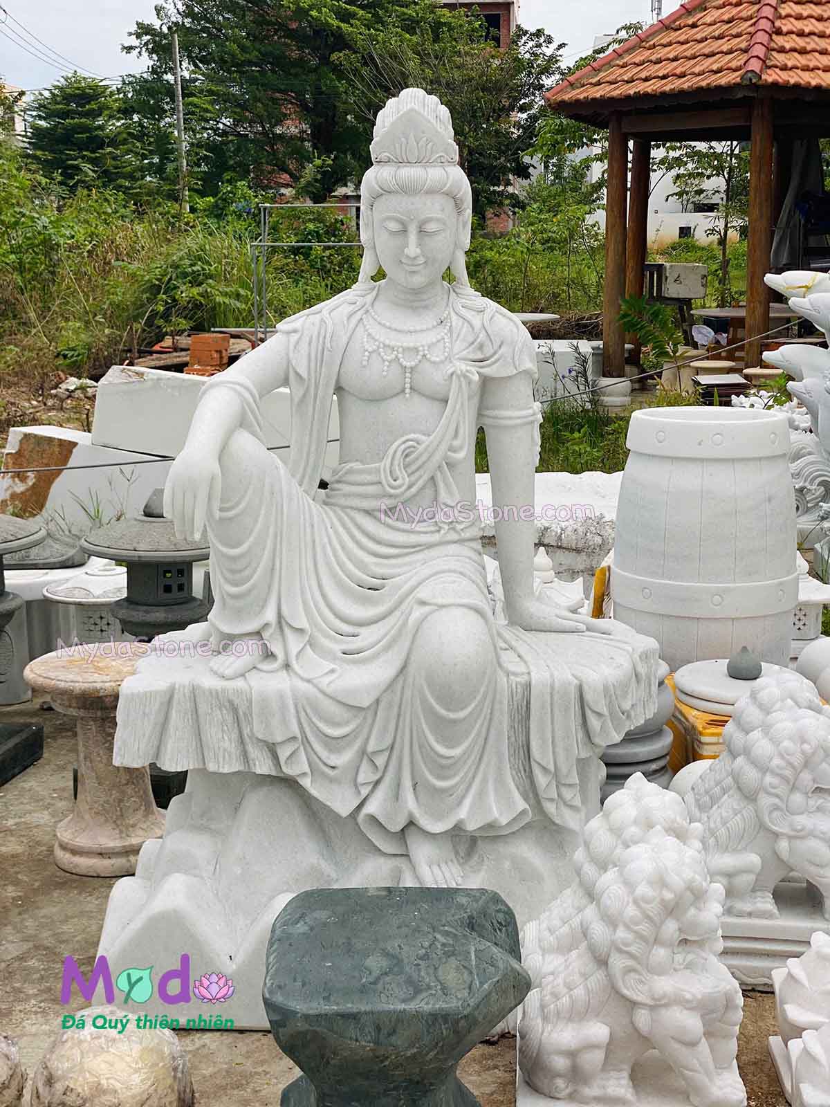 Tượng Phật Quan Âm Tự Tại đá Cẩm Thạch Trắng Xanh