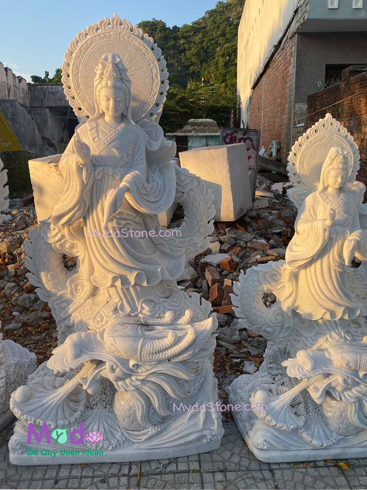Tượng Phật Quan Âm cưỡi rồng đá Cẩm Thạch Trắng