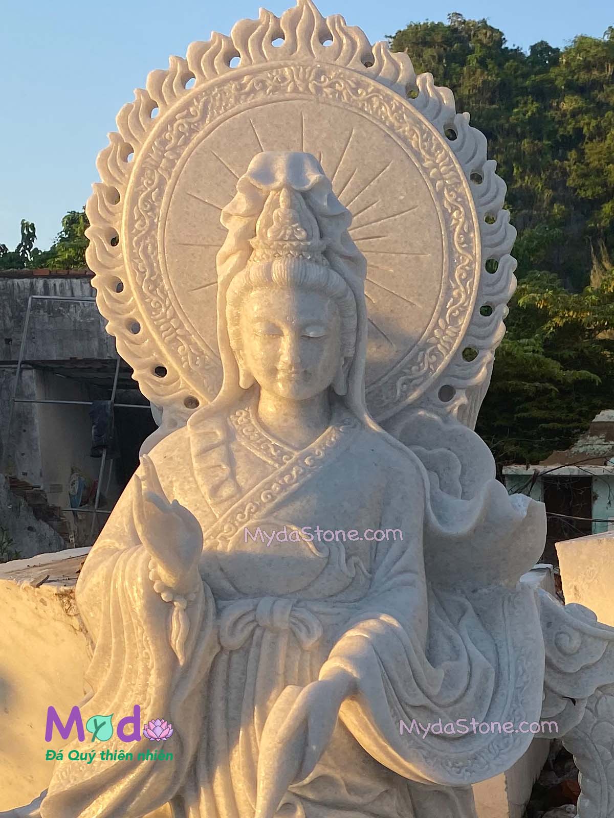 Tượng Phật Quan Âm cưỡi rồng đá Cẩm Thạch Trắng