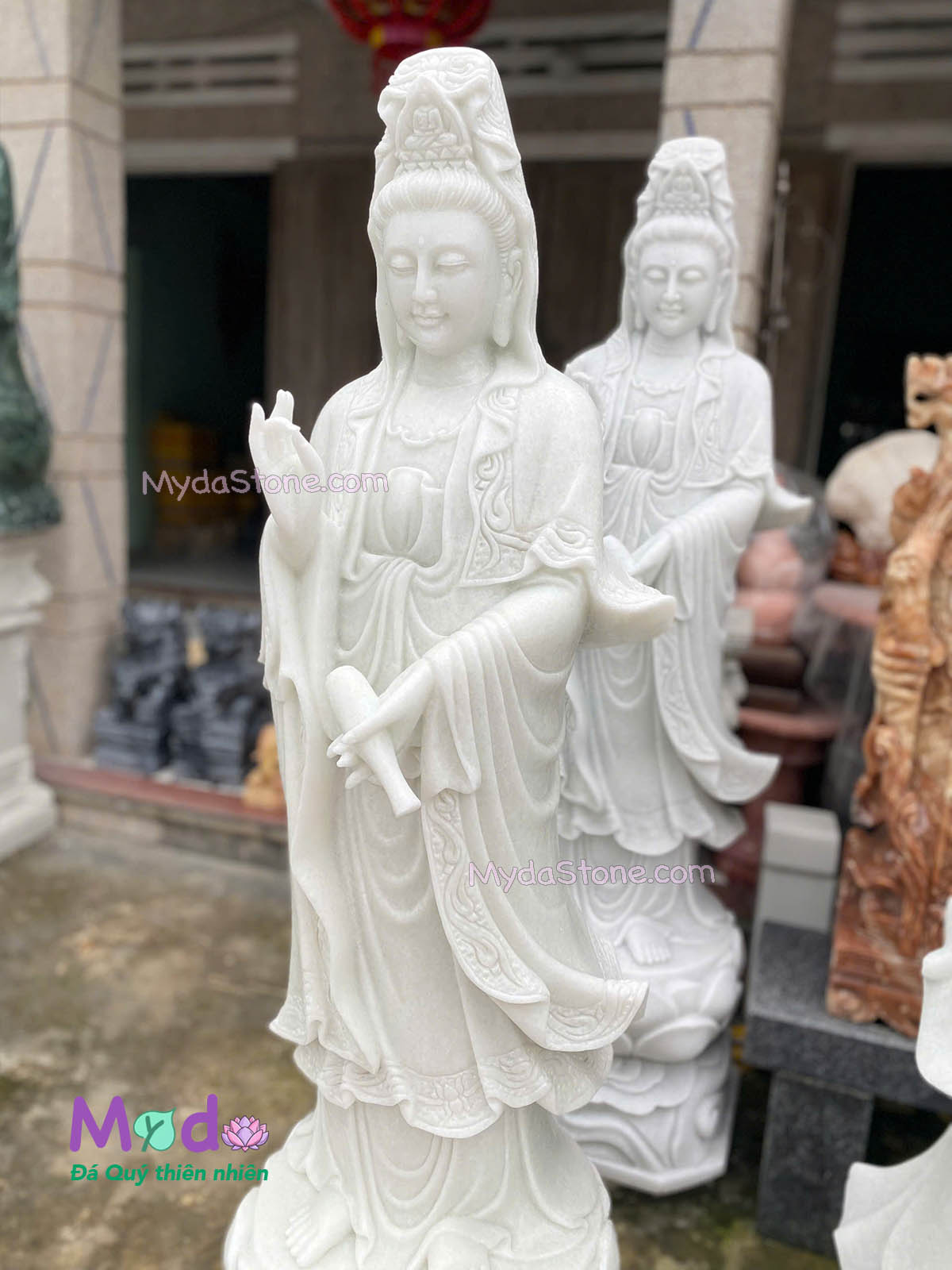 Tượng Quan Âm đứng đài sen đá Cẩm Thạch Trắng