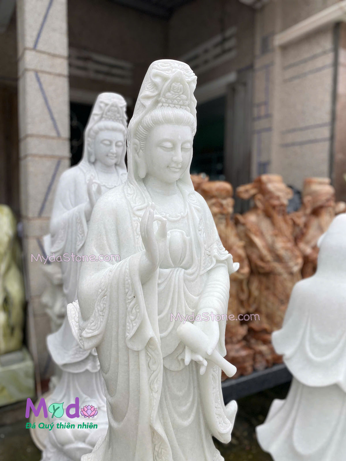 Tượng Quan Âm đứng đài sen đá Cẩm Thạch Trắng