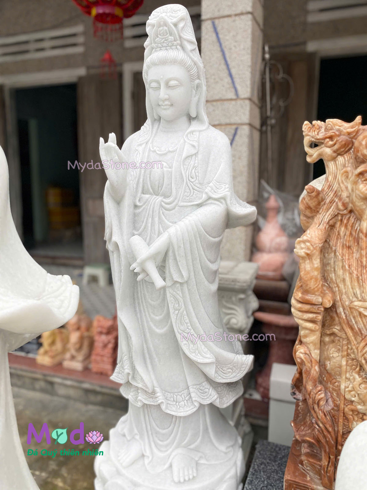 Tượng Quan Âm đứng đài sen đá Cẩm Thạch Trắng Xanh