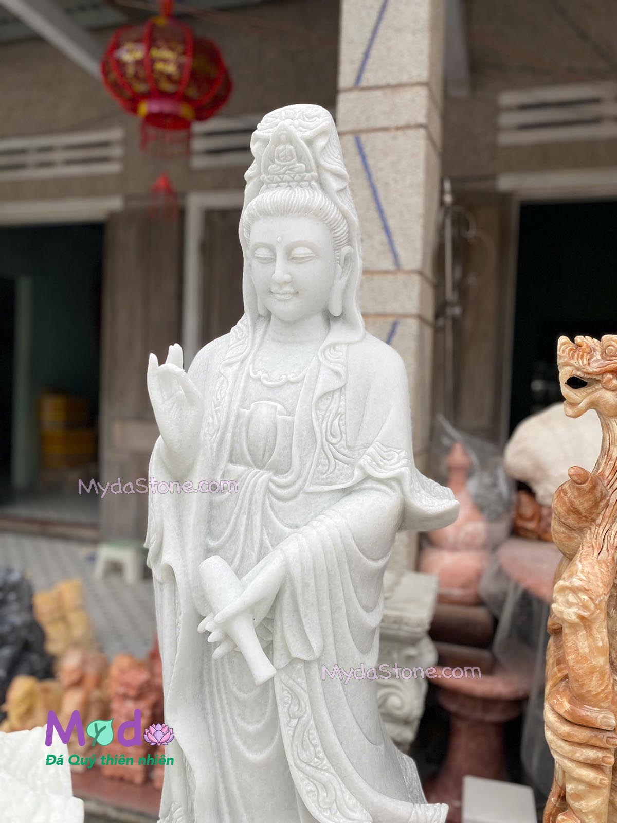 Tượng Quan Âm đứng đài sen đá Cẩm Thạch Trắng Xanh