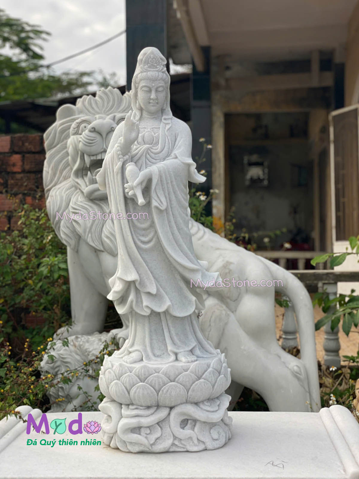 Tượng Phật Quan Âm đứng đài sen đá Cẩm Thạch Trắng Xanh