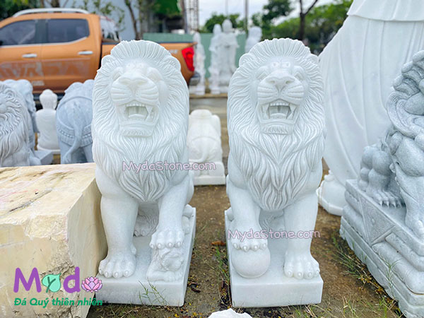 Tượng Sư Tử bằng đá Cẩm Thạch Trắng Xanh
