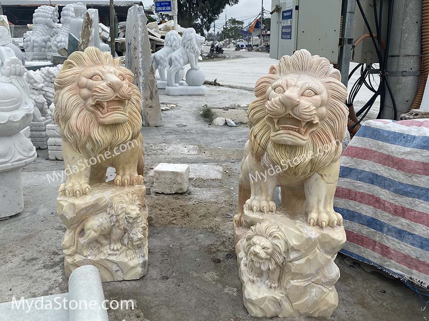 Tượng Sư Tử đứng đá Cà Rốt Vàng