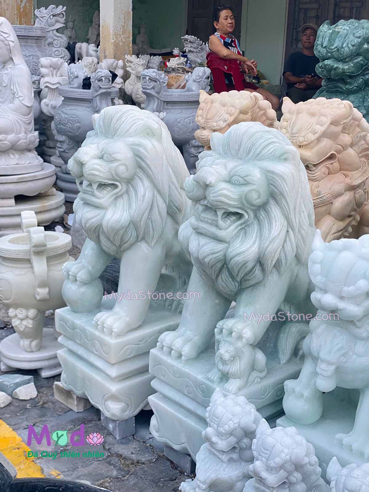 Tượng Sư Tử đá Cẩm Thạch Trắng Xanh
