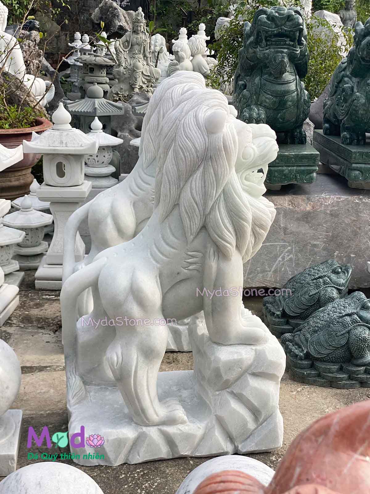 Tượng Sư Tử đứng đá Cẩm Thạch Trắng Xanh