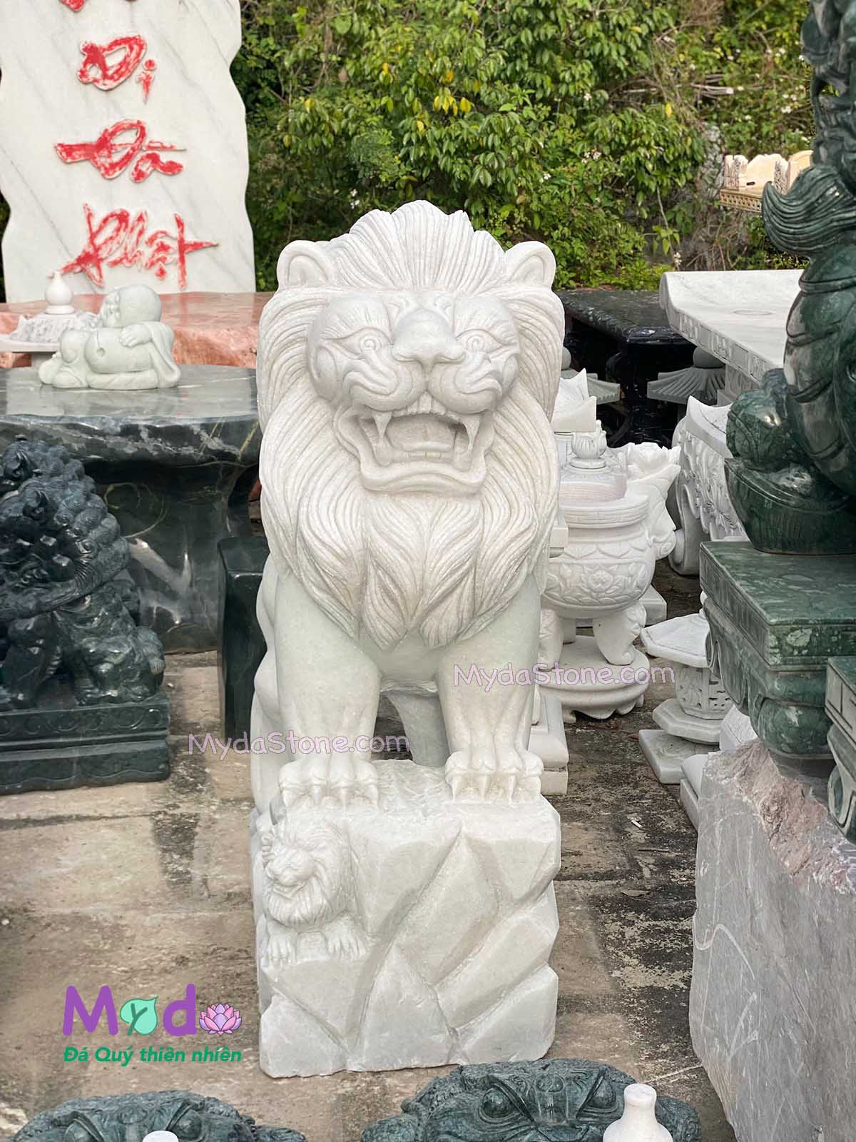 Tượng Sư Tử đứng đá Cẩm Thạch Trắng Xanh