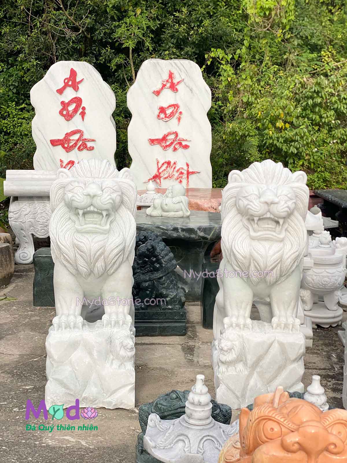 Tượng Sư Tử đứng đá Cẩm Thạch Trắng Xanh