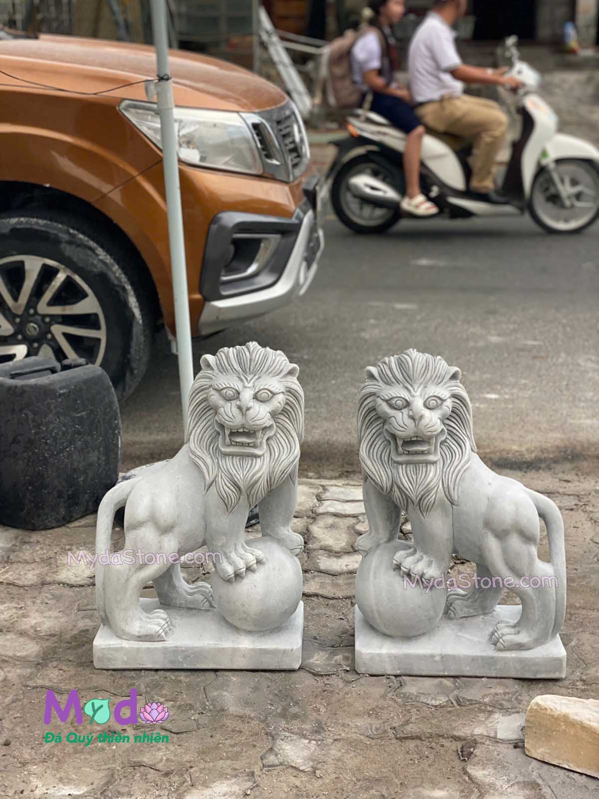Tượng Sư Tử để Lăng Mộ đá Cẩm Thạch Trắng Xám