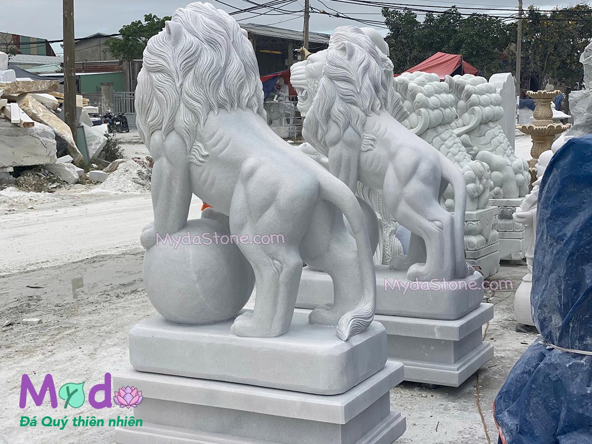 Tượng Sư Tử đứng quả cầu đá Cẩm Thạch Trắng Xanh
