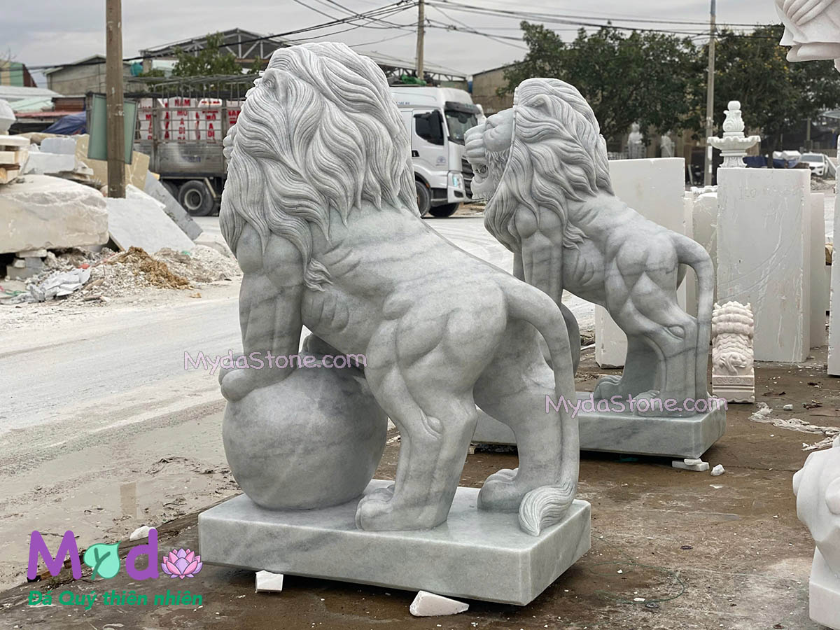 Tượng Sư Tử đứng quả cầu đá Cẩm Thạch Trắng Xanh