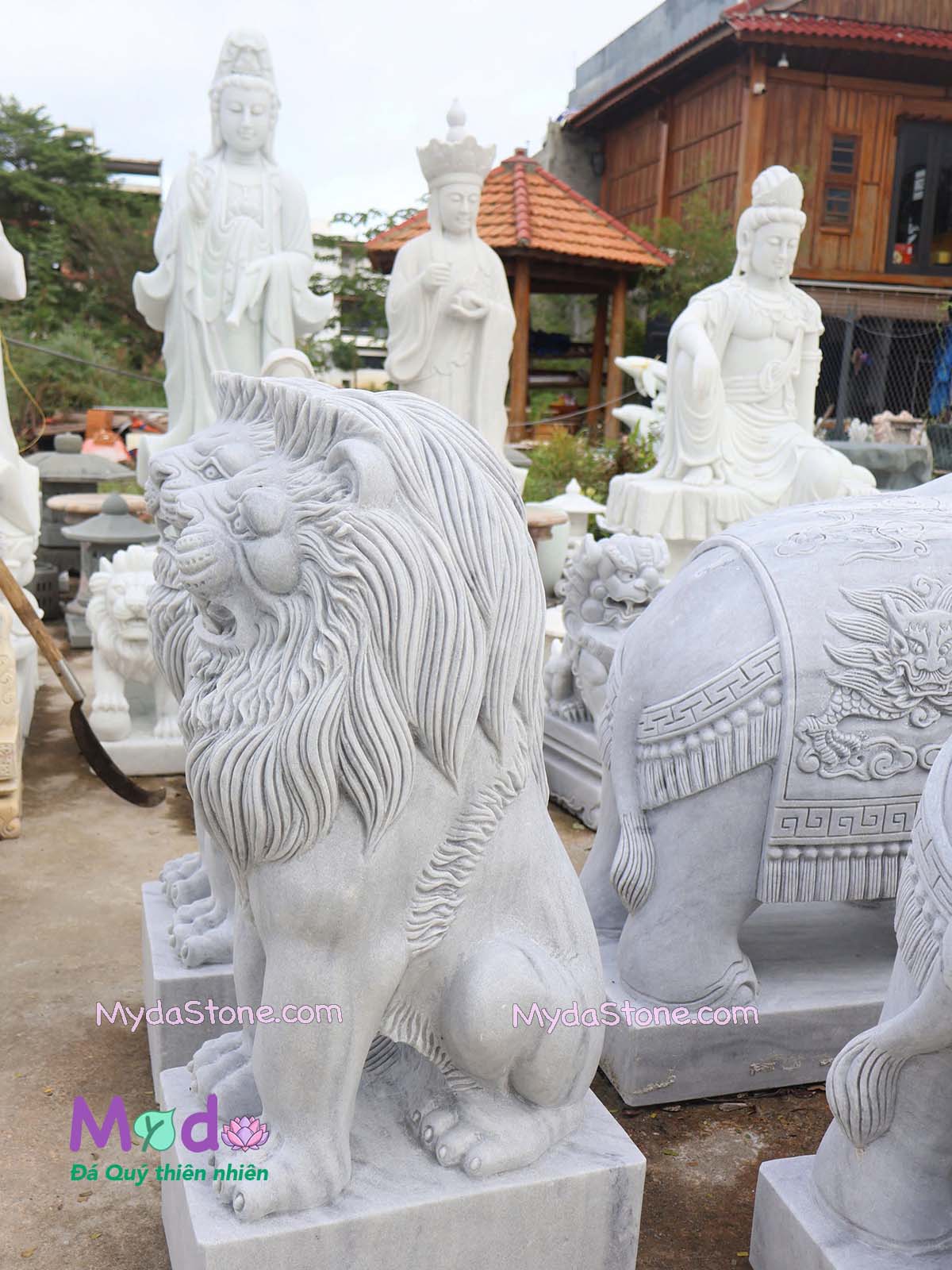 Tượng Sư Tử ngồi bằng đá Cẩm Thạch Trắng Xám