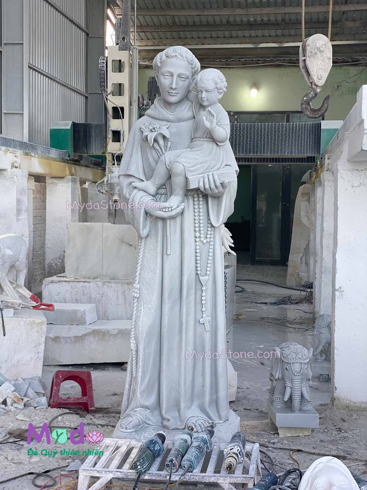 Tượng Thánh An Tôn đá Cẩm Thạch Trắng Xám