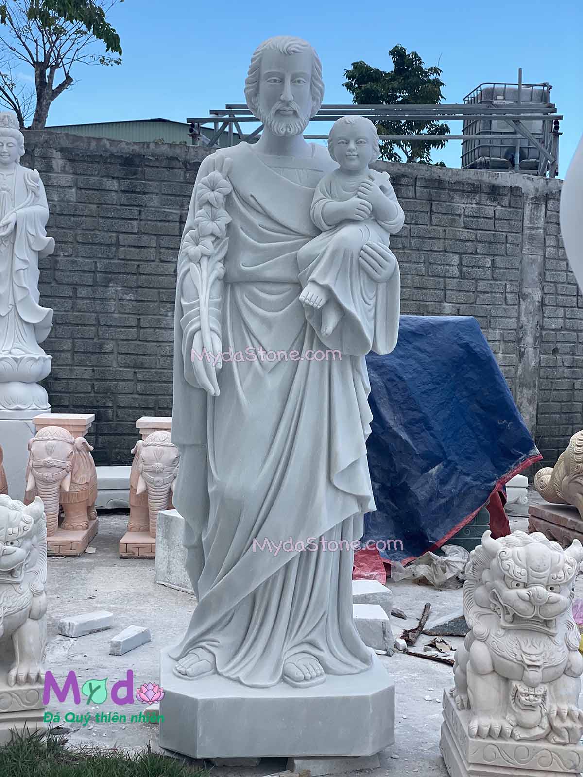 Tượng Thánh Giuse bằng đá Cẩm Thạch Trắng