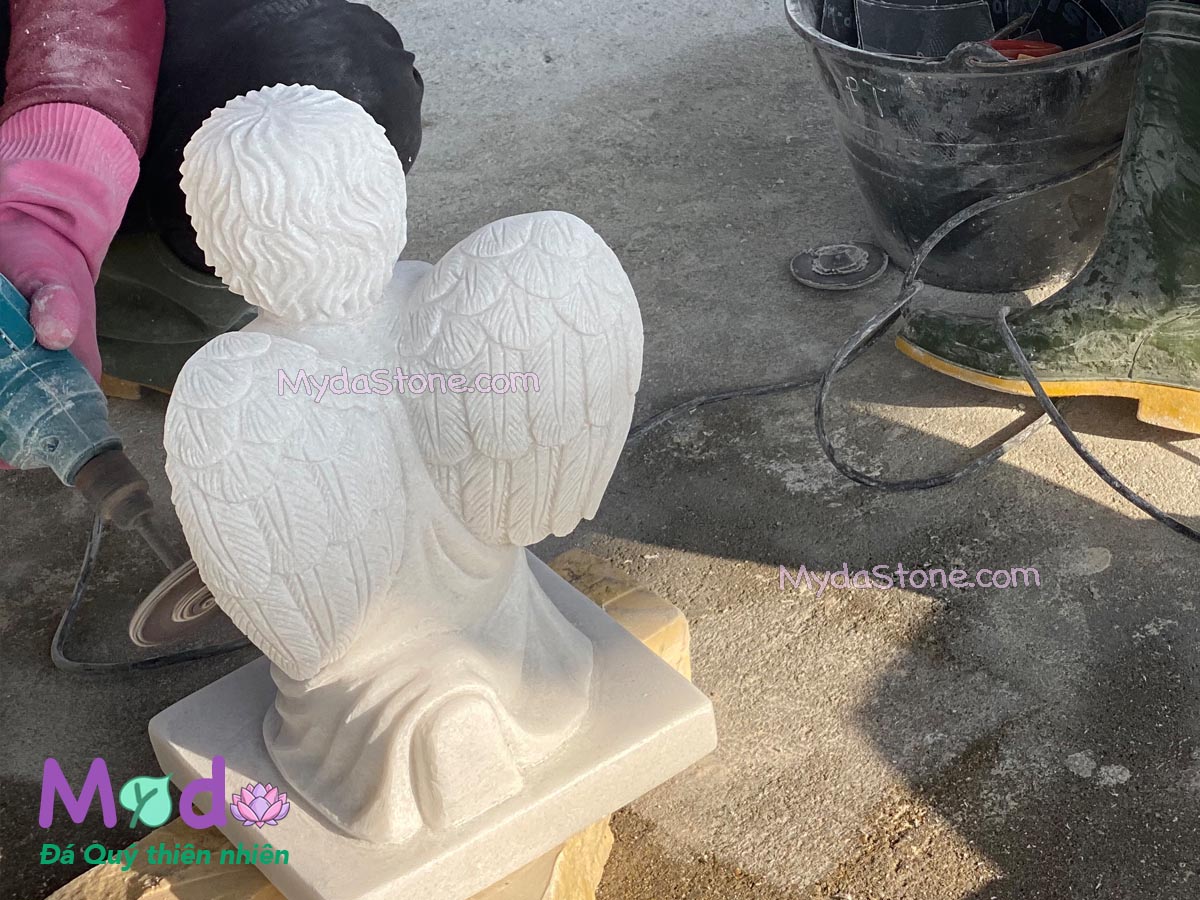 Tượng Thiên Thần quỳ gối bằng đá Cẩm Thạch Trắng
