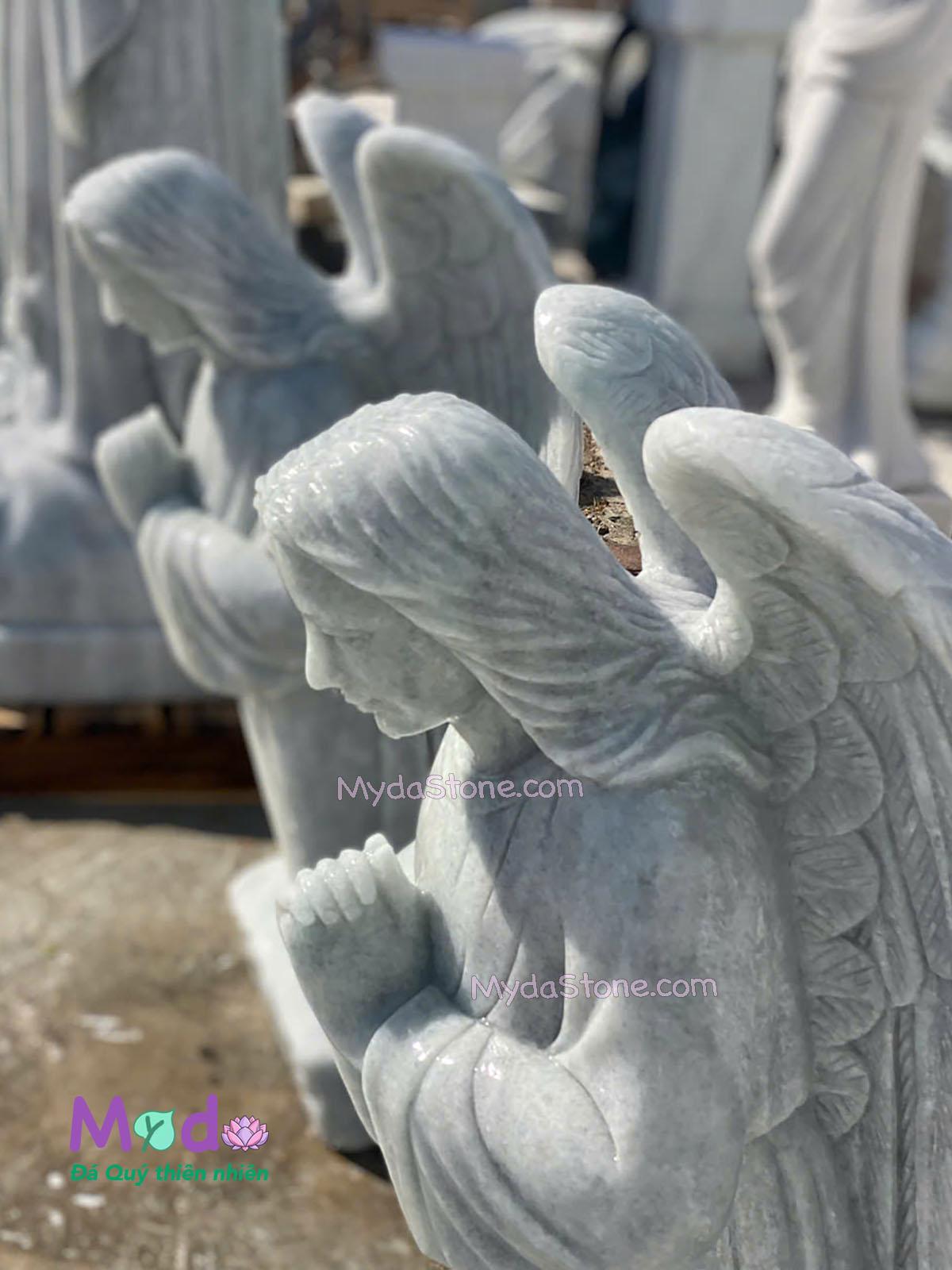 Tượng Thiên Thần quỳ gối đá Cẩm Thạch Trắng Xanh