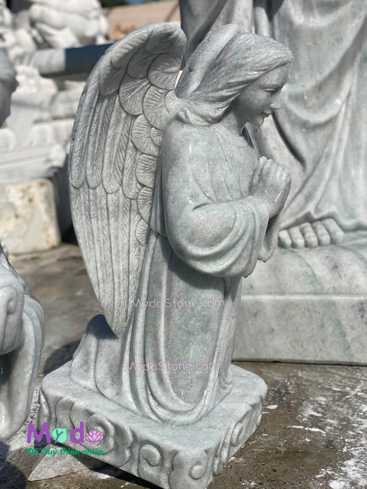 Tượng Thiên Thần quỳ gối đá Cẩm Thạch Trắng Xanh