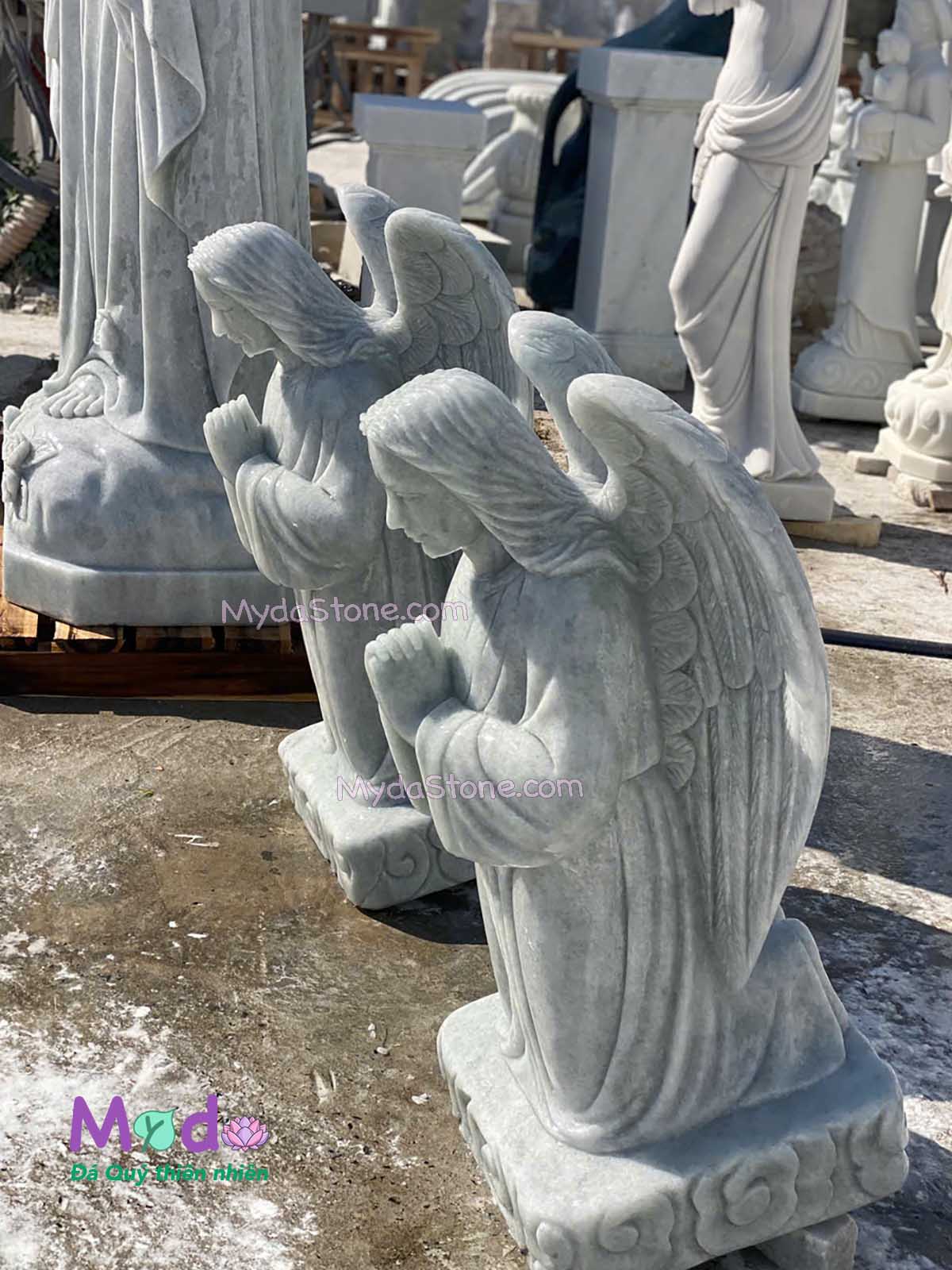Tượng Thiên Thần quỳ gối đá Cẩm Thạch Trắng Xanh