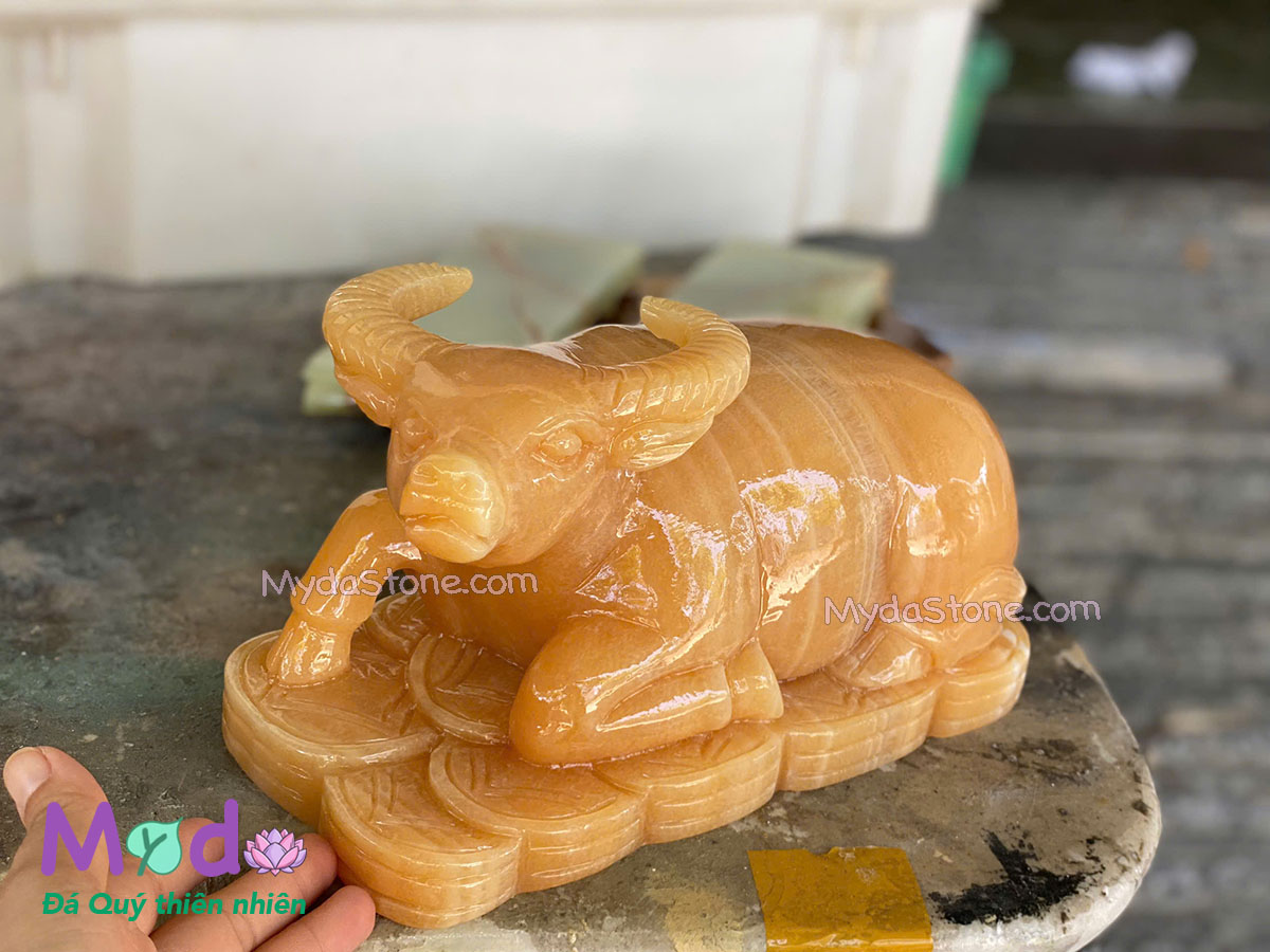 Tượng Trâu nằm đá Ngọc Hoàng Long