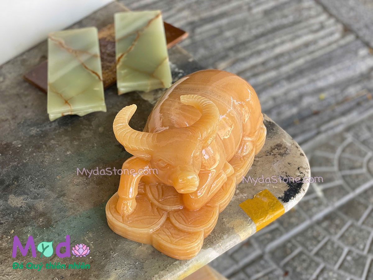 Tượng Trâu nằm đá Ngọc Hoàng Long