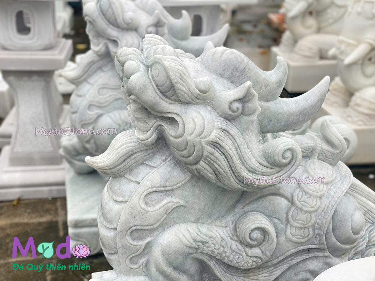 Tượng Tỳ Hưu bằng đá Cẩm Thạch Trắng Xanh