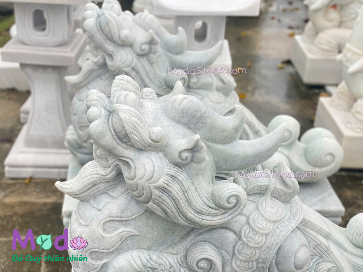 Tượng Tỳ Hưu bằng đá Cẩm Thạch Trắng Xanh