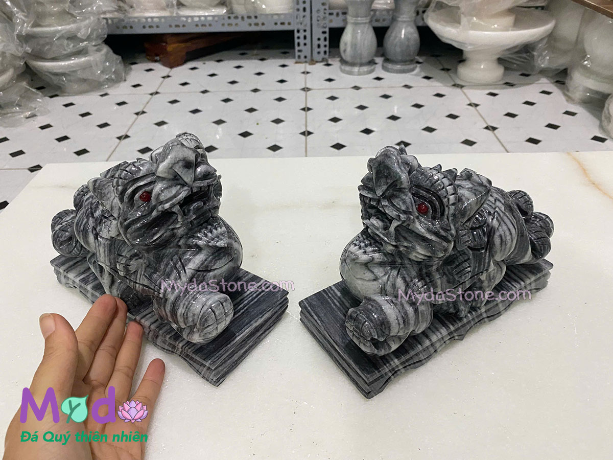 Tỳ Hưu đá Cẩm Thạch Đen