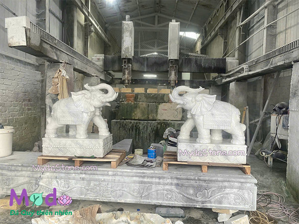 Tượng Voi đá Cẩm Thạch Trắng Xanh