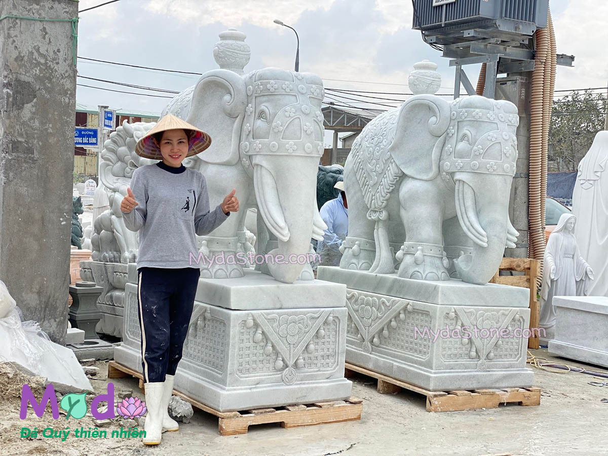 Tượng Voi đứng bằng đá Cẩm Thạch Trắng Xanh