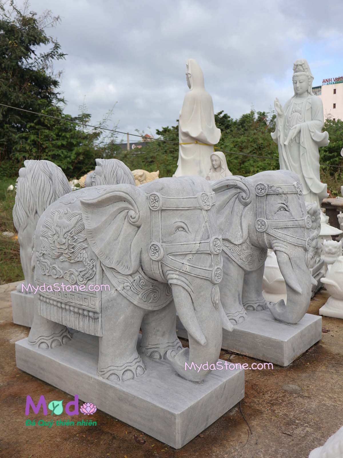 Tượng Voi đứng bằng đá Cẩm Thạch Trắng Xám