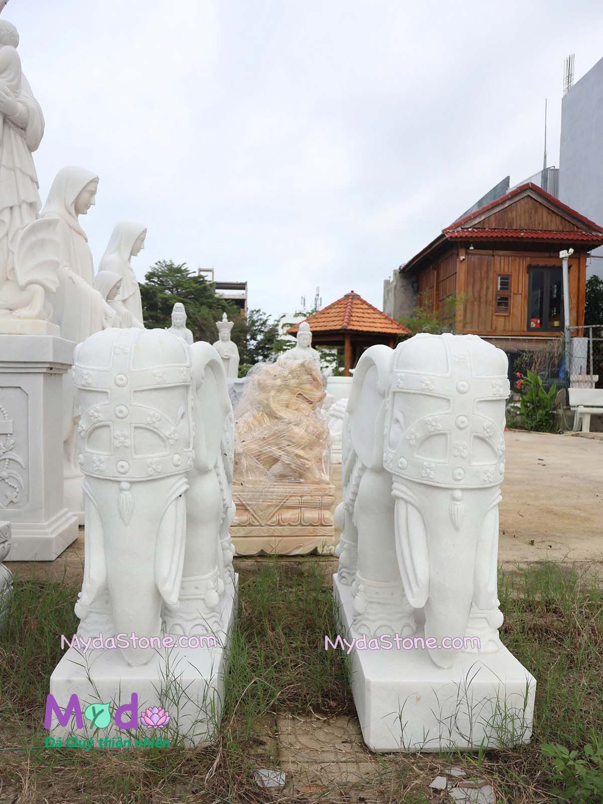 Tượng Voi đứng bằng đá Cẩm Thạch Trắng