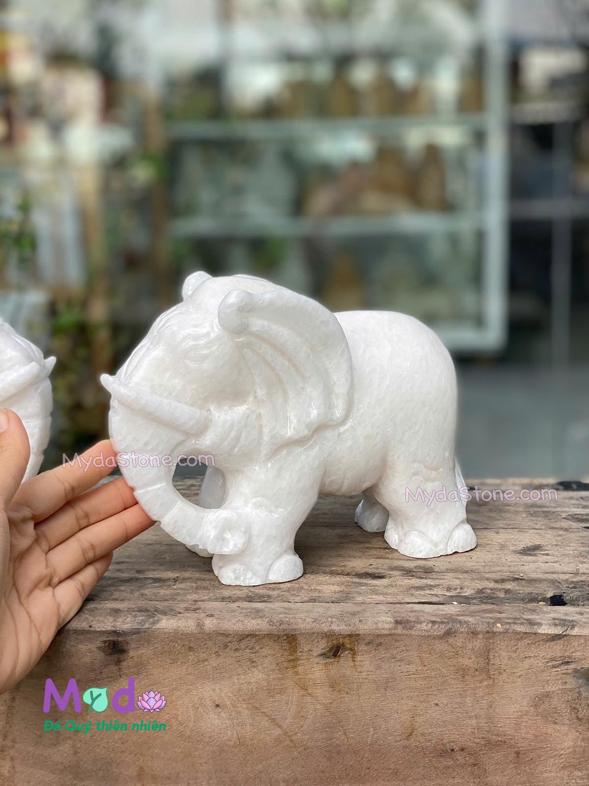 Tượng Voi đứng đá Cẩm Thạch Trắng