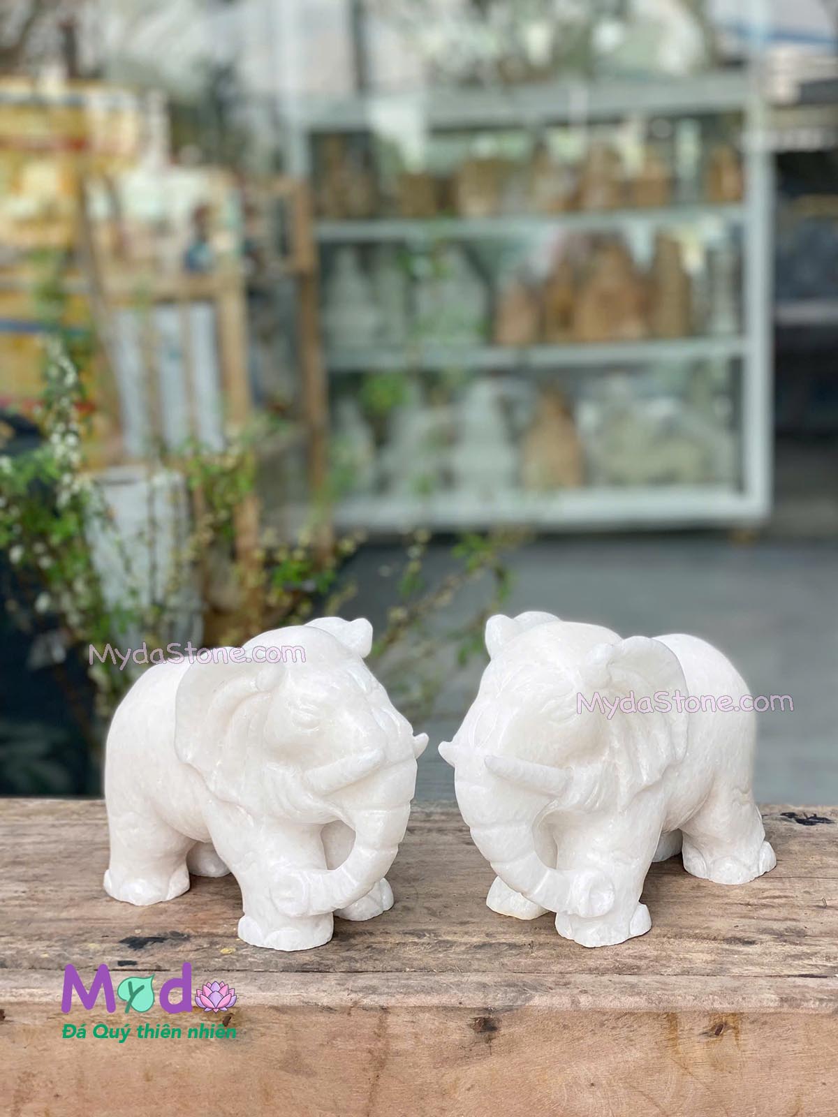 Tượng Voi đứng đá Cẩm Thạch Trắng