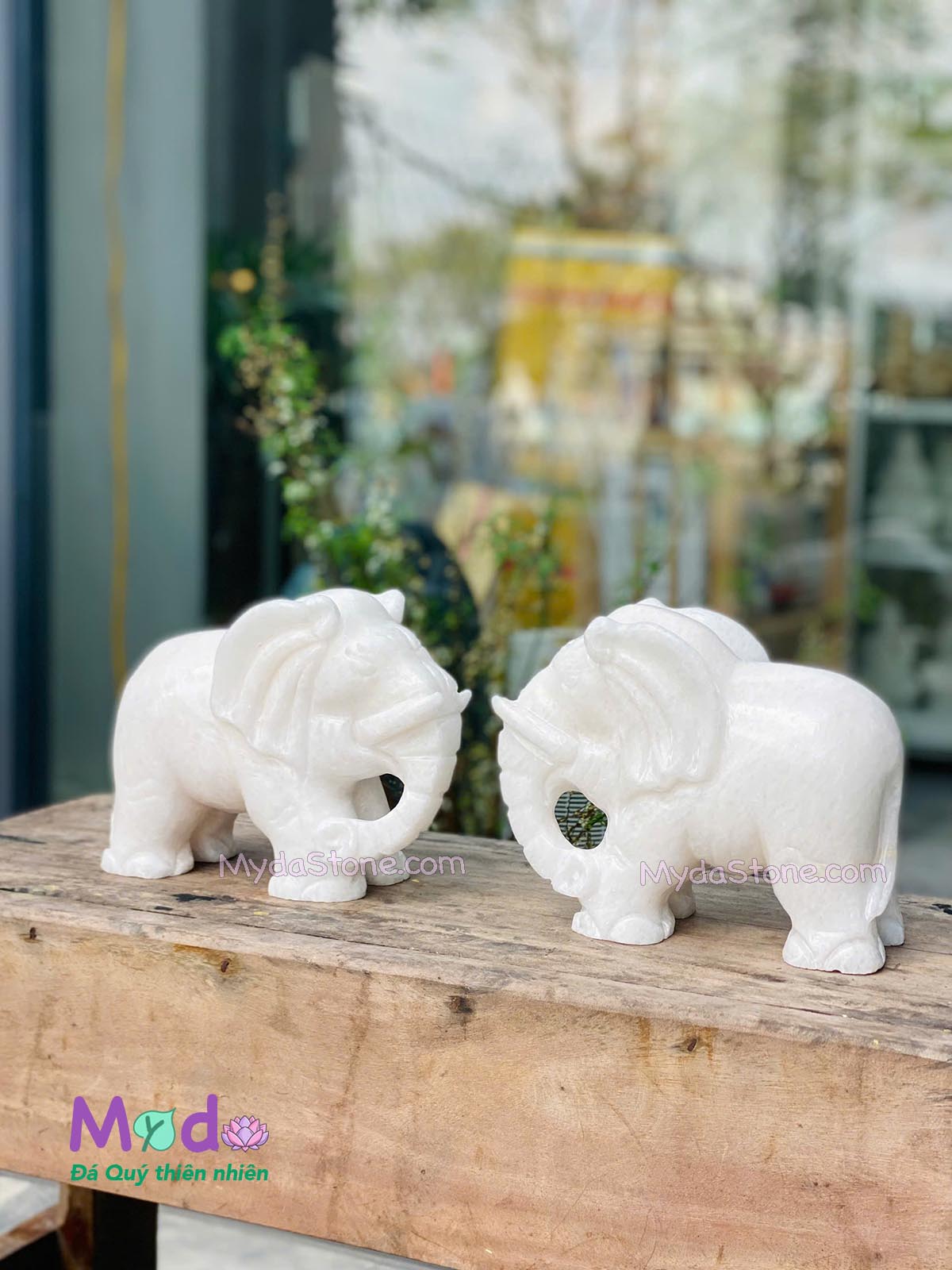 Tượng Voi đứng đá Cẩm Thạch Trắng
