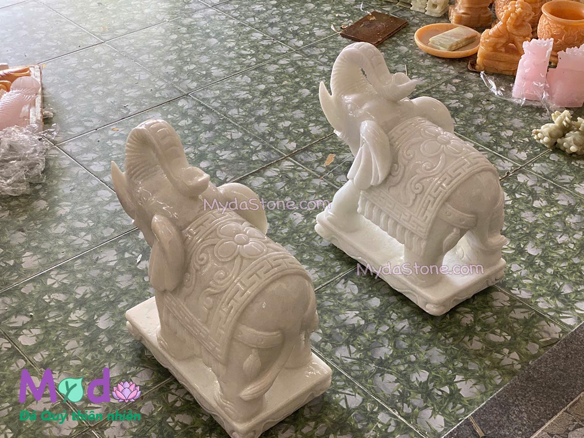 Tượng Voi đứng đá Cẩm Thạch Trắng