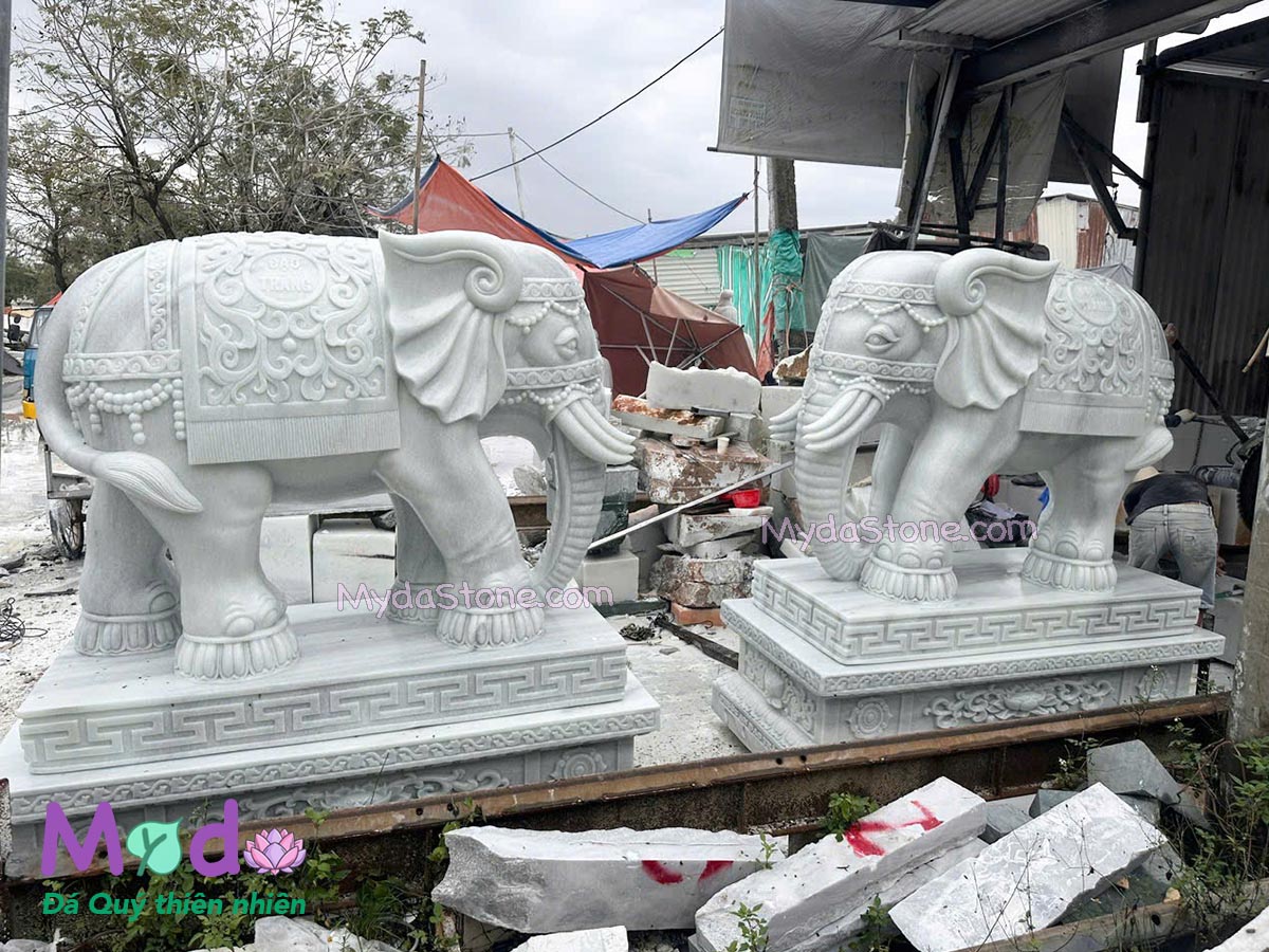 Tượng Voi đứng đá Cẩm Thạch Trắng Xanh
